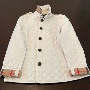 Authentic Quilted Burberry Coat XL.             Lightly used and Great for Fall!
